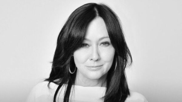 Shannen Doherty: Ο συγκινητικός αποχαιρετισμός των συμπρωταγωνιστών της στη σειρά «Beverly Hills»