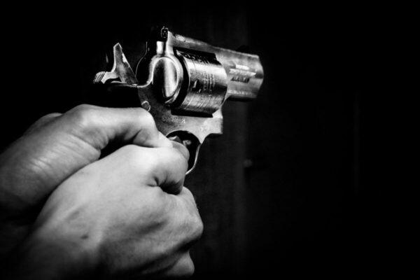 Ηράκλειο: Παραδόθηκε ο 51χρονος για τους πυροβολισμούς που σκόρπισαν τον τρόμο σε γλέντι