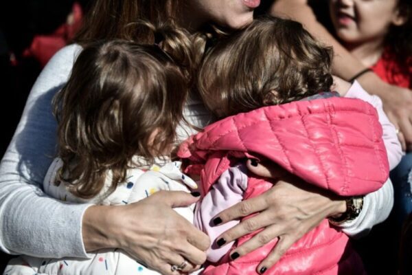 Επεκτείνεται το επίδομα μητρότητας και σε νέες κατηγορίες εργαζομένων μητέρων