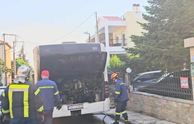 Θεσσαλονίκη: Φωτιά σε λεωφορείο του ΚΤΕΛ στο Ωραιόκαστρο -video