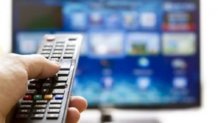 Nova: Πόσο θα πληρώνουν επιπλέον οι συνδρομητές της για να παρακολουθούν τα αθλητικά κανάλια της Cosmote TV