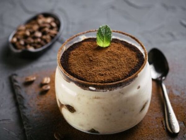 ΑΠΙΘΑΝΑ OVERNIGHT OATS ΜΕ ΓΕΥΣΗ ΤΙΡΑΜΙΣΟΥ – ΚΑΙ 6 ΛΟΓΟΙ ΝΑ ΞΕΚΙΝΗΣΕΙΣ ΕΤΣΙ ΤΗ ΜΕΡΑ ΣΟΥ