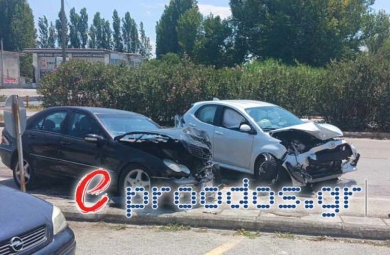 Σέρρες: Σφοδρή σύγκρουση δύο οχημάτων στο δρόμο προς Λευκώνα – Τραυματίστηκαν δυο άτομα (ΦΩΤΟ)