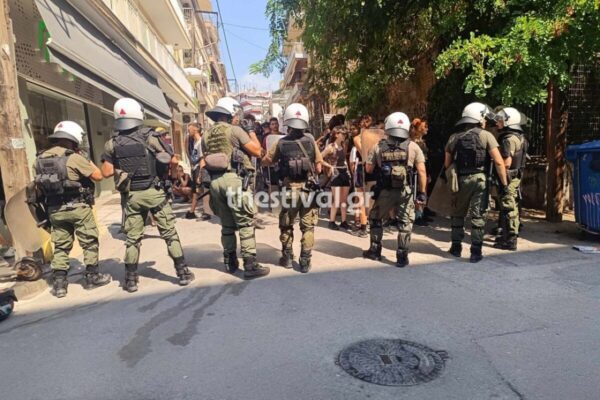 Θεσσαλονίκη: 11 συλλήψεις από την ΕΛ.ΑΣ. στην επιχείρηση εκκένωσης της κατάληψης Libertatia