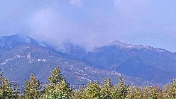 Φωτιά στο Παγγαίο: Τραυματίστηκε εθελοντής πυροσβέστης