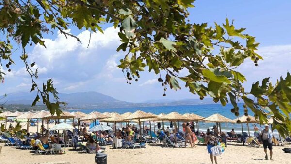 «Πλημμύρισαν» οι κοντινές παραλίες στις Σέρρες