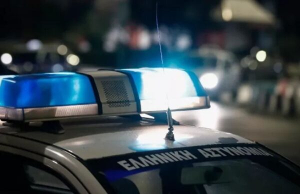 Χειροπέδες σε τέσσερις διακινητές μεταναστών σε Ροδόπη και Έβρο