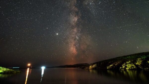 Κορυφώνονται απόψε οι Περσείδες, η θεαματική βροχή από πεφταστέρια