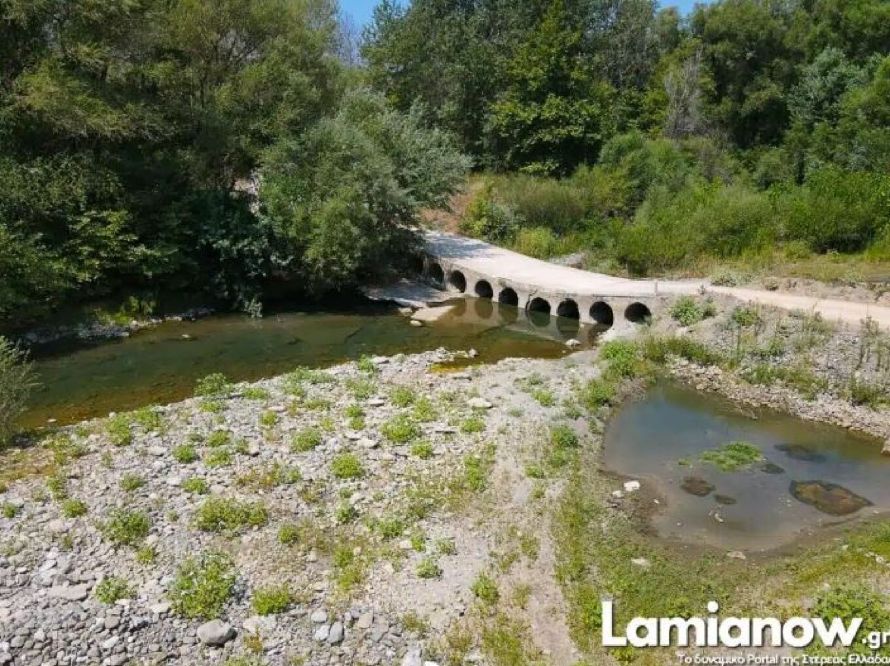  Φθιώτιδα : “Στέγνωσαν” ο Σπερχειός και οι παραπόταμοι από την ξηρασία – Δείτε φωτογραφίες και βίντεο 