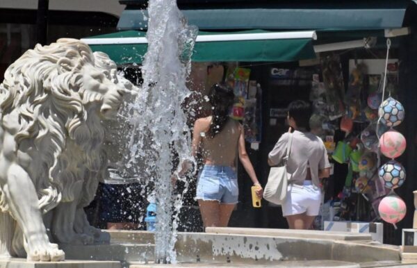 Καιρός: Το Σάββατο η πιο ζεστή μέρα με 40άρι, χωρίς καύσωνα το ξεκίνημα του Αυγούστου