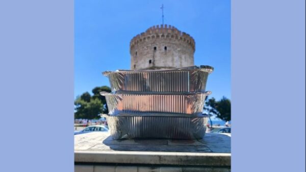 Σεφ της αλληλεγγύης και χωρίς... αργία στην άδεια Θεσσαλονίκη του Δεκαπενταύγουστου