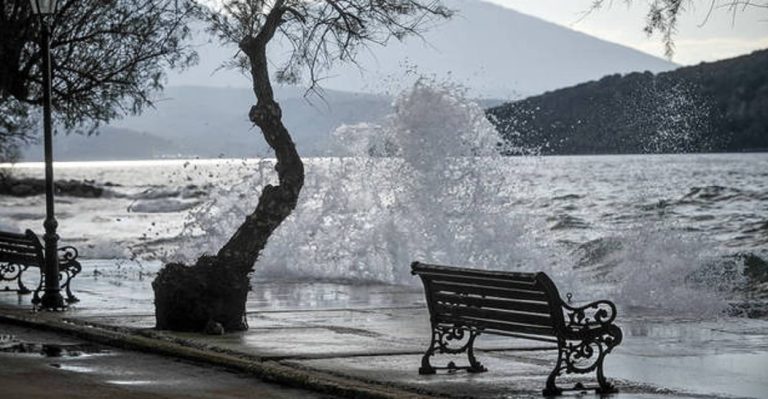 Καιρός: Ραγδαία μεταβολή από την Κυριακή - Έρχονται ισχυροί άνεμοι, καταιγίδες και πτώση της θερμοκρασίας