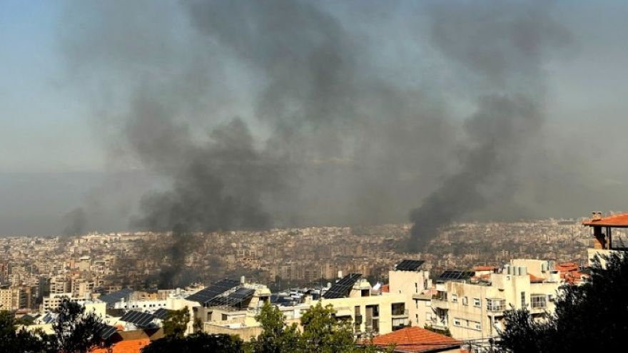 Το Ισραήλ συνεχίζει να βομβαρδίζει τον Λίβανο δύο ημέρες μετά τον θάνατο του ηγέτη της Χεζμπολάχ