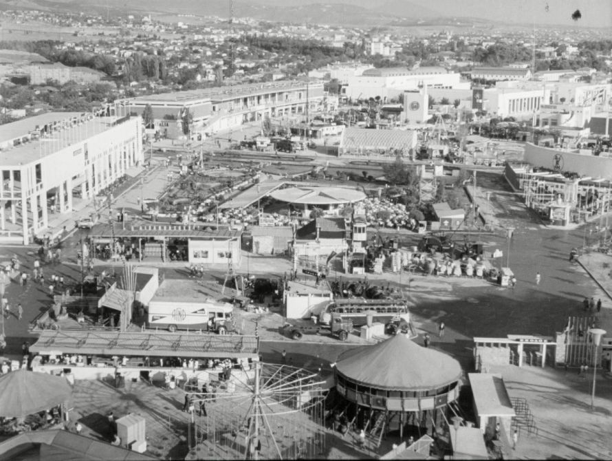 Μια «μηχανή του χρόνου» αποβιβάζει τους επισκέπτες της 88ης ΔΕΘ σε εκθέσεις προηγούμενων δεκαετιών