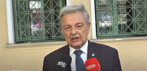Μηνυτήρια αναφορά στον εισαγγελέα κατέθεσε ο πρώην δήμαρχος Σιντικής Φώτης Δομουχτσίδης -video