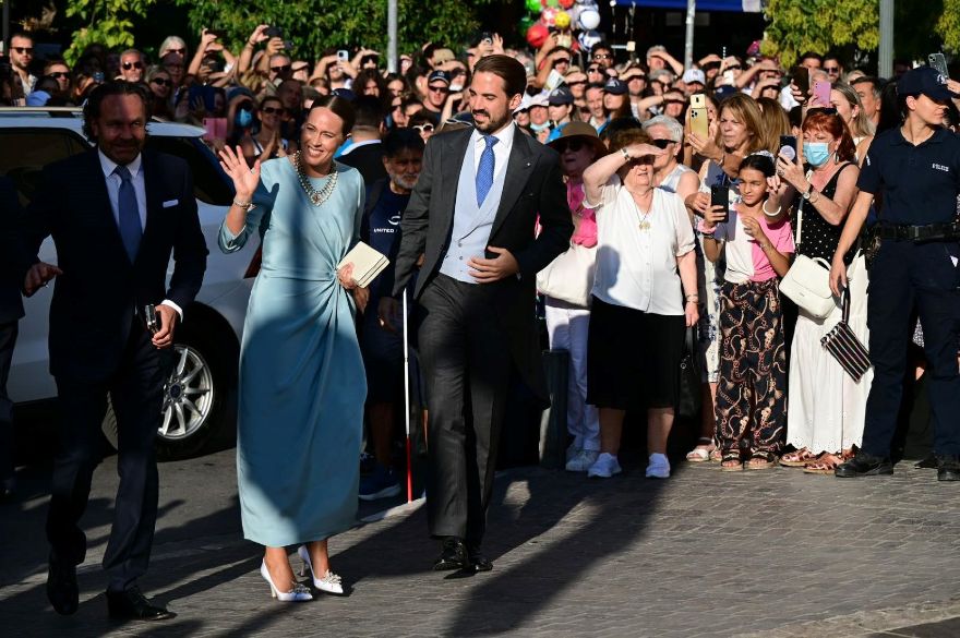 Ο γάμος της Θεοδώρας Γλύξμπουργκ και του Μάθιου Κουμάρ στην Μητρόπολη Αθηνών- Δείτε φωτογραφίες