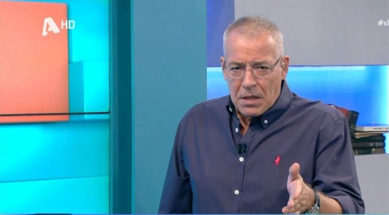 Νίκος Μάνεσης: Πέταξε “σπόντα” on air για την σύζυγό του – “Εδώ δεν είμαστε Μαυραγάνη”