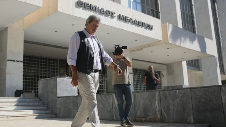 Ο Π. Πολάκης προσήλθε στην εισαγγελέα του Αρείου Πάγου για την υπόθεση του ΚΕΕΛΠΝΟ και της Αθ. Λινού