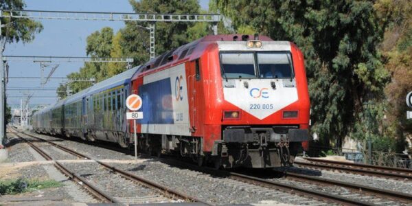 Λιβαδειά: Οι πόρτες του τρένου εγκλώβισαν μητέρα με 3 παιδιά