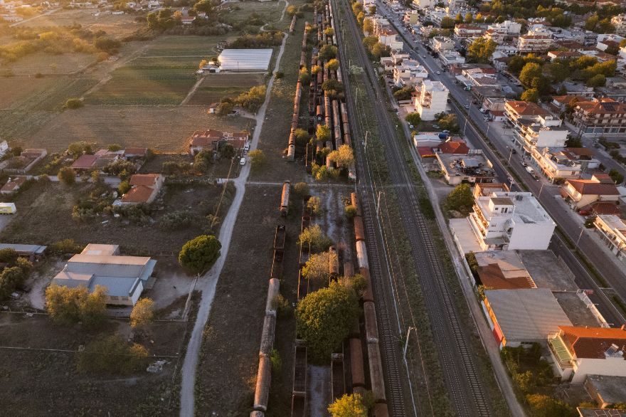 Θεσσαλονίκη: Οι κρυφές ιστορίες των 2.000 εγκαταλελειμμένων βαγονιών - Δείτε φωτογραφίες