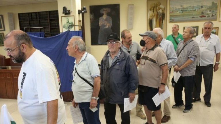 ΠΑΣΟΚ-ΚΙΝΑΛ: 65.671 ψήφισαν μέχρι τίς 11 το πρωί σύμφωνα με την ΕΔΕΚΑΠ