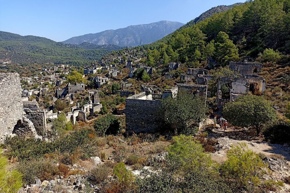 Το Λεβίσσι των Ρωμιών, ένα μικρασιατικό χωριό σμιλεμένο στο βράχο