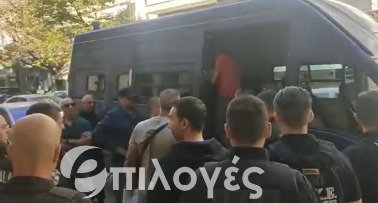 Στον εισαγγελέα Σερρών οι 8 Ρουμάνοι οπαδοί που συνελήφθησαν στον Προμαχώνα – Κατείχαν μαχαίρι και πτυσσόμενη ράβδο