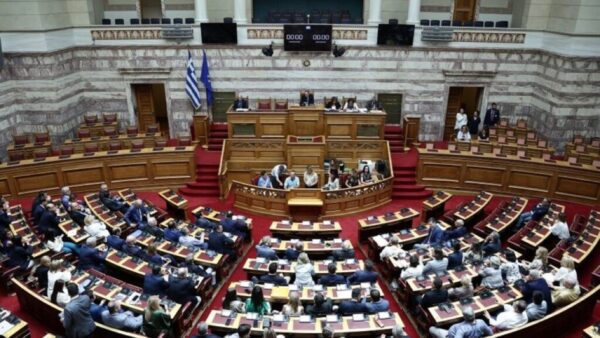 Η ανθρωπογεωγραφία του Κοινοβουλίου μετά την αποχώρηση των Γ. Πούλου και Θ. Τζάκρη από την ΚΟ ΣΥΡΙΖΑ-ΠΣ