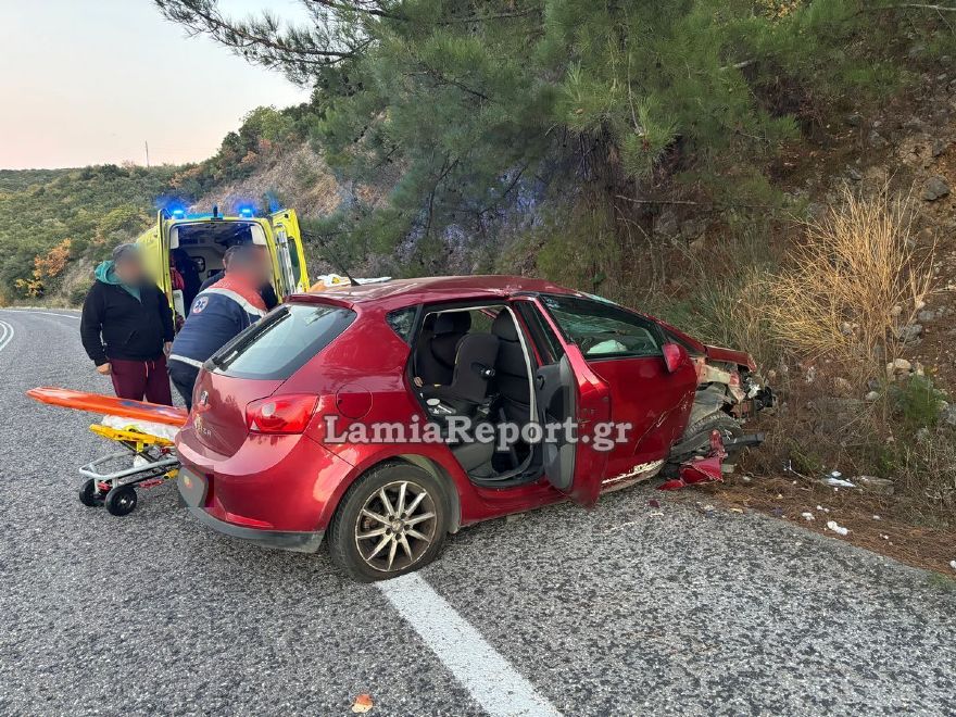 Τροχαίο για οικογένεια με μωρό έξω από τη Λαμία – Δύο ασθενοφόρα μετέφεραν τους τραυματίες στο Νοσοκομείο -video