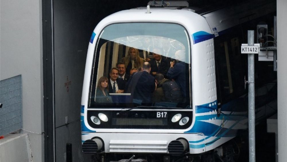 Video: Η βόλτα του πρωθυπουργού Κυριάκου Μητσοτάκη με το μετρό Θεσσαλονίκης