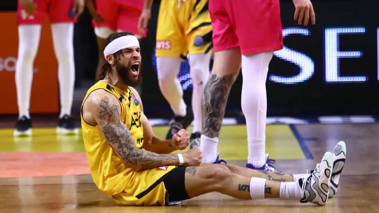 aek-hale(ΜΑΡΚΟΣ ΧΟΥΖΟΥΡΗΣ/EUROKINISSI) ΑΕΚ – Βόννη 96-65: Με ασύλληπτη εμφάνιση στους «16» του Basketball Champions League