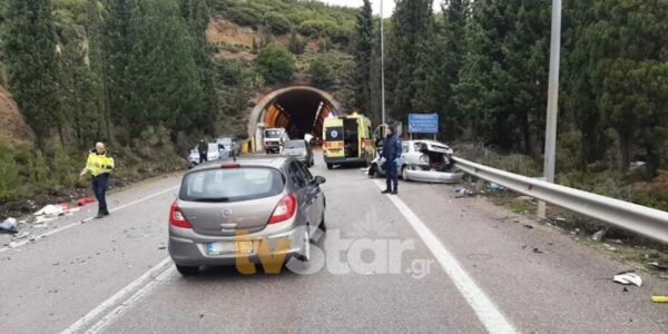Τροχαίο δυστύχημα με έναν νεκρό στην Αράχωβα – ΙΧ συγκρούστηκε με φορτηγό