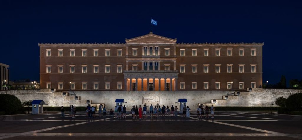 Διεθνής διάκριση για τον αρχιτεκτονικό φωτισμό του Μεγάρου της Βουλής των Ελλήνων και του Μνημείου του Αγνώστου Στρατιώτη