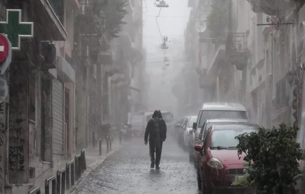 Καιρός: Νέος γύρος με βροχές και καταιγίδες – Πότε θα επηρεάσουν τα φαινόμενα την Αττική
