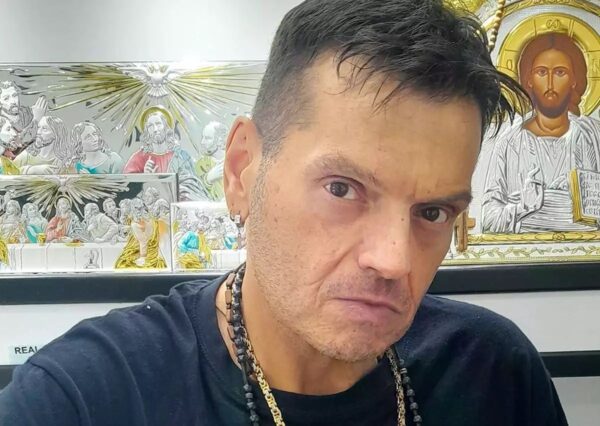 Πέθανε ο τραγουδιστής Γιώργος Δασκαλάκης που έδινε μάχη με τον καρκίνο