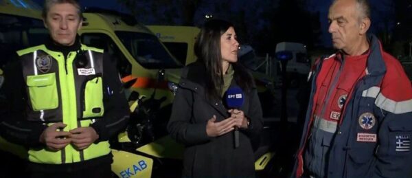 Διασώστες του ΕΚΑΒ ξεγέννησαν γυναίκα στο σπίτι της στη Θεσσαλονίκη - video