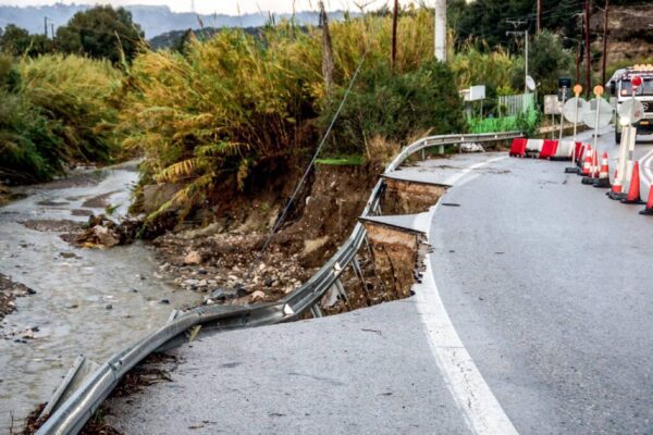 Σε ύφεση η κακοκαιρία Bora: Μετρούν τις πληγές τους Ρόδος και Λήμνος – Ξεκίνησε η καταγραφή των ζημιών