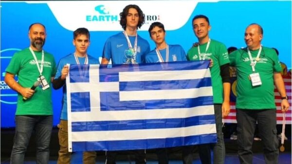 Παγκόσμια Ολυμπιάδα Ρομποτικής 2024: Ελληνική ομάδα κατέκτησε την πρωτιά στην Ευρώπη και τη δεύτερη στον κόσμο στην κατηγορία RoboSports