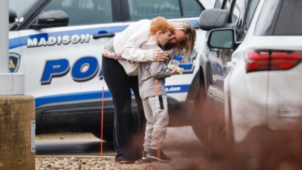 Πυρά σε σχολείο στις ΗΠΑ: Τρεις νεκροί - Την επίθεση διέπραξε 15χρονη μαθήτρια