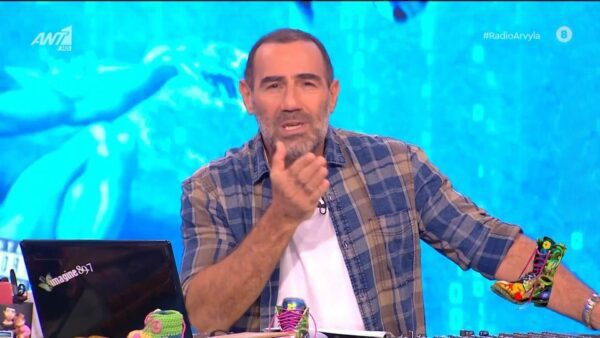 Α. Κανάκης: «Κανένας δεν ακούει κανέναν, είστε χειροκροτητές, αυτή είναι η λειτουργία της Βουλής»