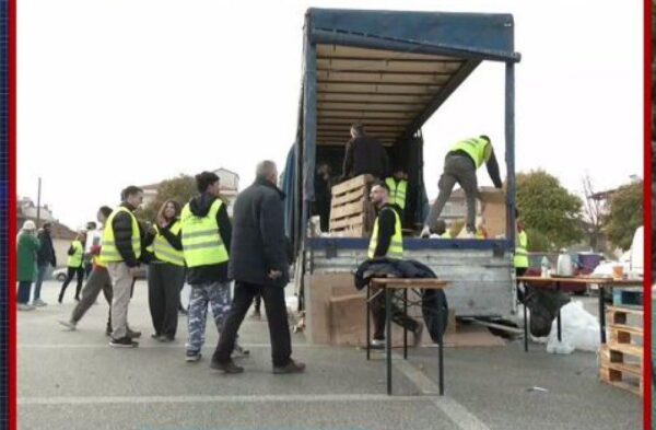 Κατερίνη: Μοιράστηκαν είκοσι τόνοι ελαιόλαδου χωρίς μεσάζοντες - video