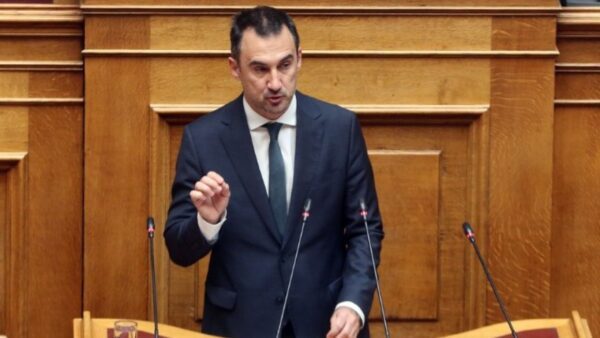 Αλ. Χαρίτσης: Η Ελλάδα είναι η χώρα της μιζέριας, λόγω των πολιτικών της ΝΔ