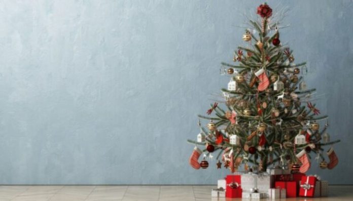 10 ιδέες για τη βάση του χριστουγεννιάτικου δέντρου: Πρωτότυπες λύσεις για ένα εντυπωσιακό αποτέλεσμα