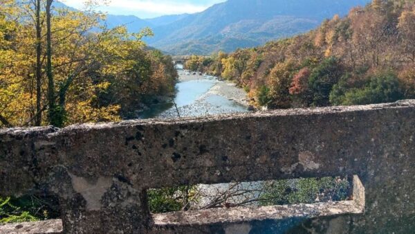 Οδοιπορικό στην ακριτική μικρή κοιλάδα του Σαρανταπόρου στην Κόνιτσα - Οι άνθρωποι, η ιστορία, η φύση