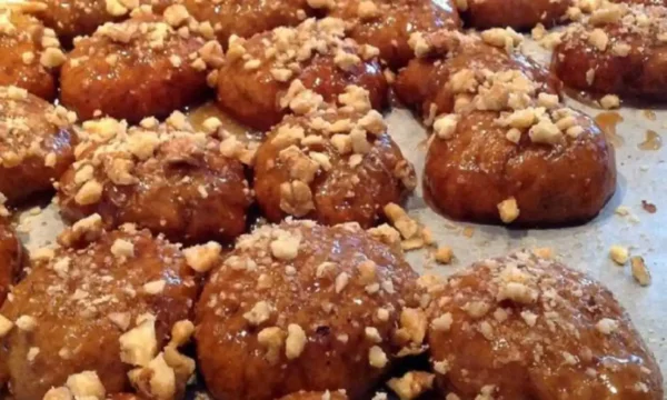 8 μυστικά για τέλεια μελομακάρονα