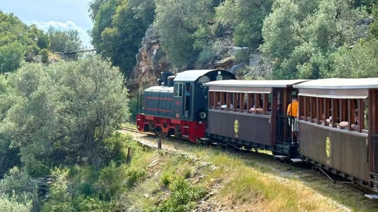 Πήλιο: Με λεωφορεία επέστρεψαν στα Λεχώνια οι επιβάτες του «Μουτζούρη» μετά τον εκτροχιασμό