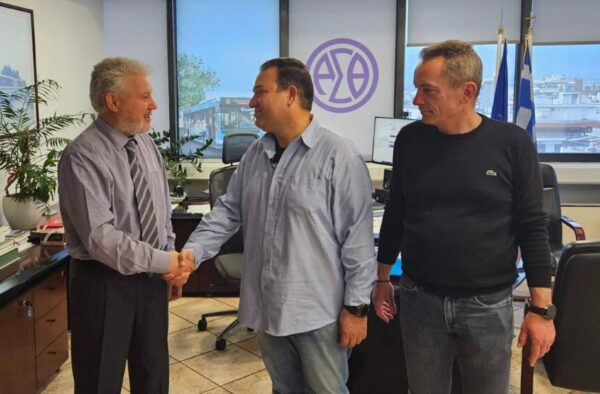 Θεσσαλονίκη: Οδηγός του ΟΑΣΘ βρήκε τσάντα με 2.500 ευρώ μέσα στο λεωφορείο και την παρέδωσε στην Αστυνομία