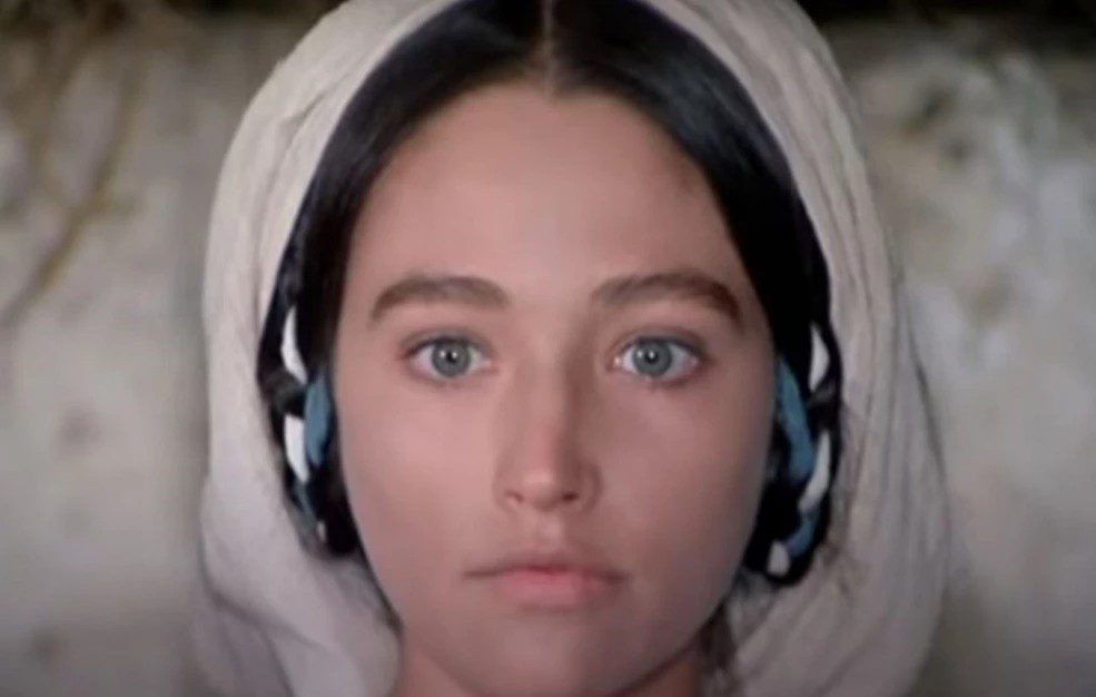 Πέθανε η ηθοποιός Ολίβια Χάσεϊ – Είχε υποδυθεί την Παναγία στη σειρά «Ο Ιησούς από την Ναζαρέτ»