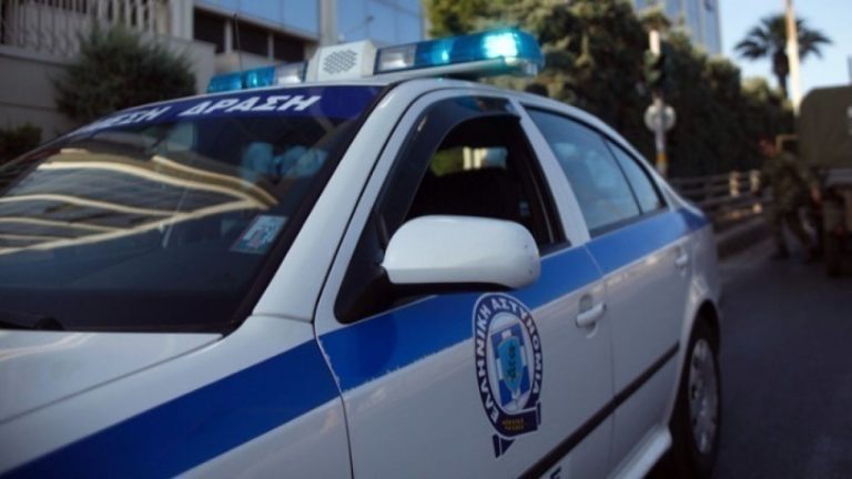 Έκρηξη αυτοσχέδιου εμπρηστικού μηχανισμού σε πολυκατοικία στον Χολαργό