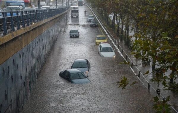 Γιατί το λεκανοπέδιο της Αθήνας διατρέχει τον μεγαλύτερο κίνδυνο πλημμύρας απ’ όλη τη χώρα